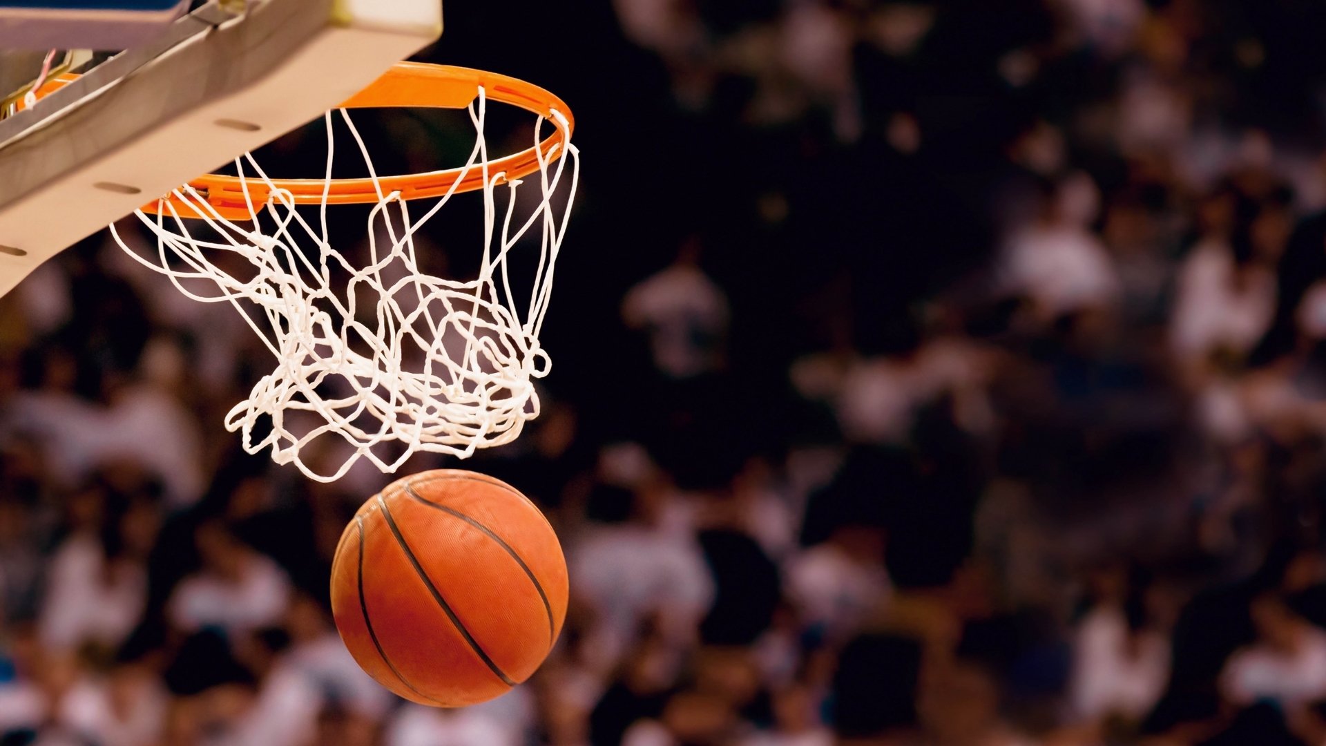 九游娱乐(jiuyou)官网-基利安·海耶斯在NBA常规赛中表现出色，基利安海斯球探报告